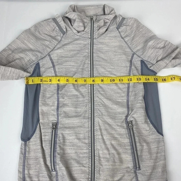 Lululemon Run Nada commuter denim white / fossil jacket athletic size 2 - Picture 13 of 17